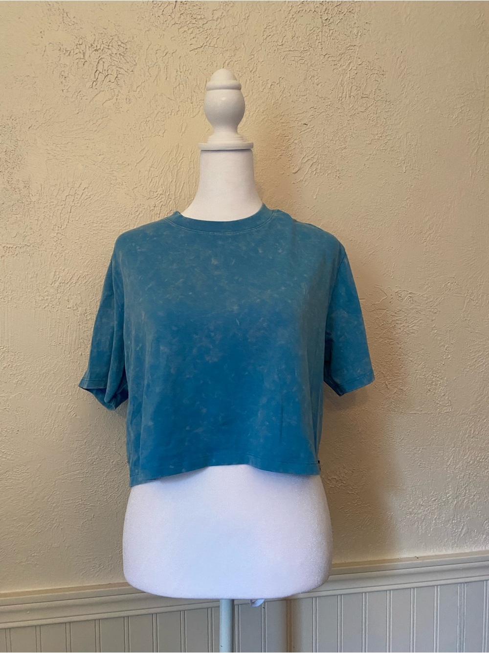 Under Armour Blue Mineral-Wash Cropped Tee